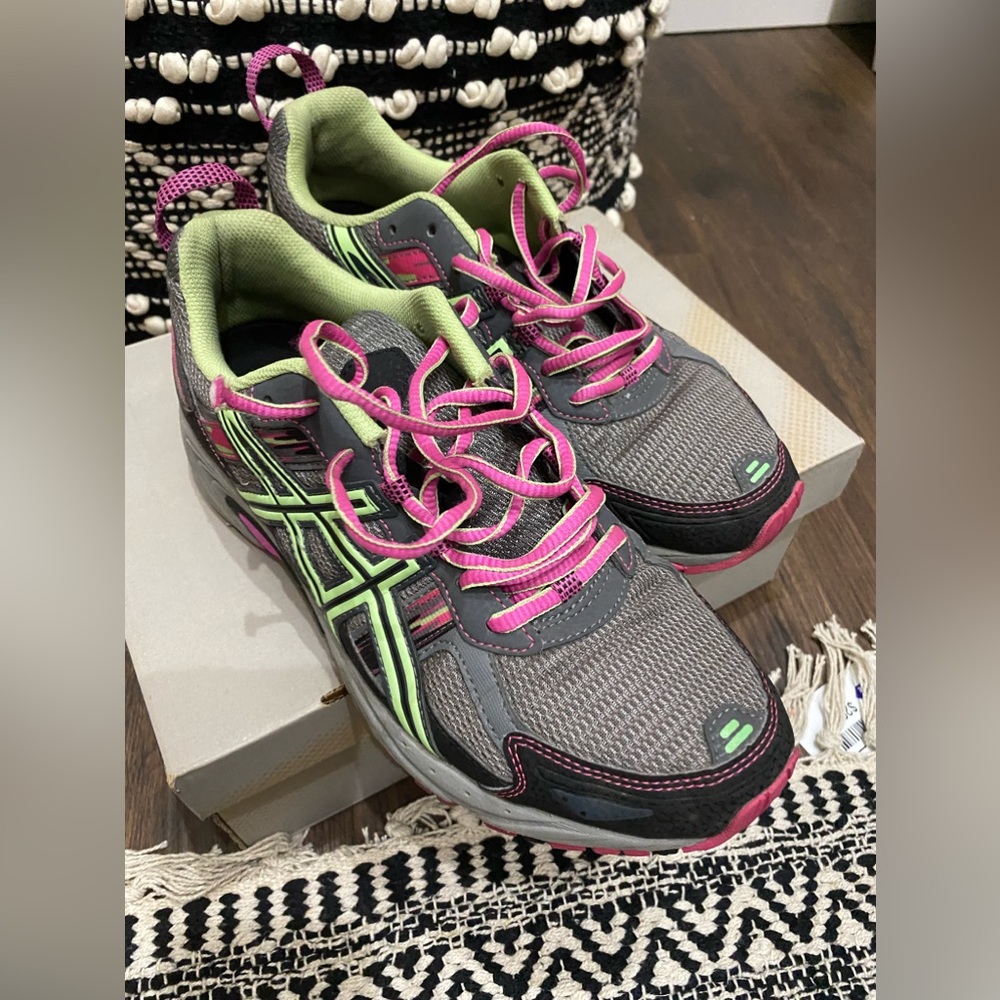 Nike gym shoe